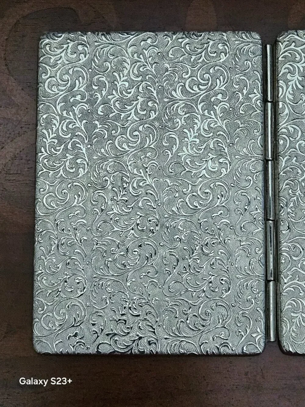 MONICA RICH KOSANN ITALIAN ENGRAVED FLORAL SILVER 2 IMAGE CASE FRAME PHOTO ALBUM
